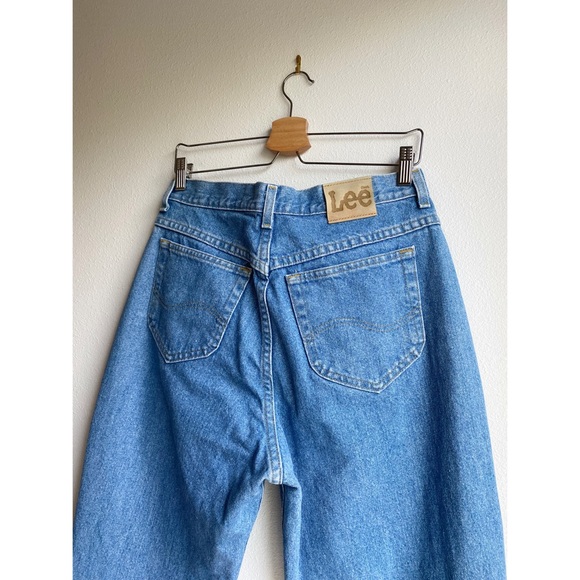 Vintage Lee High Waist Mom Jeans // Mid Blue Wash - Picture 6 of 10